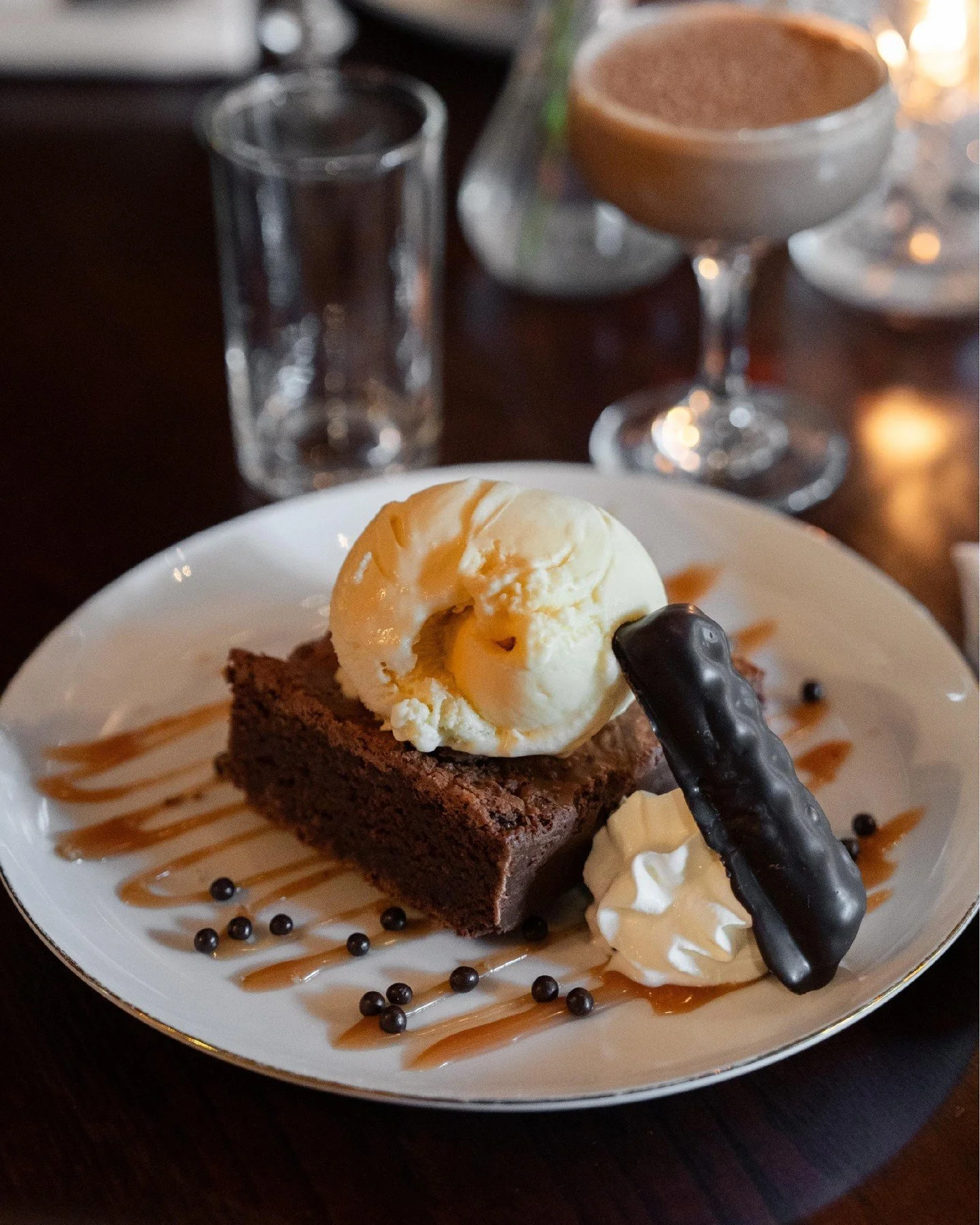 A fan favorite off of our menu... The Baileys' Brownie 
caramel sauce &bull; irish cream ice cream &bull; almond toffee &bull; caramel ganache cookie
Come try it today until 10pm