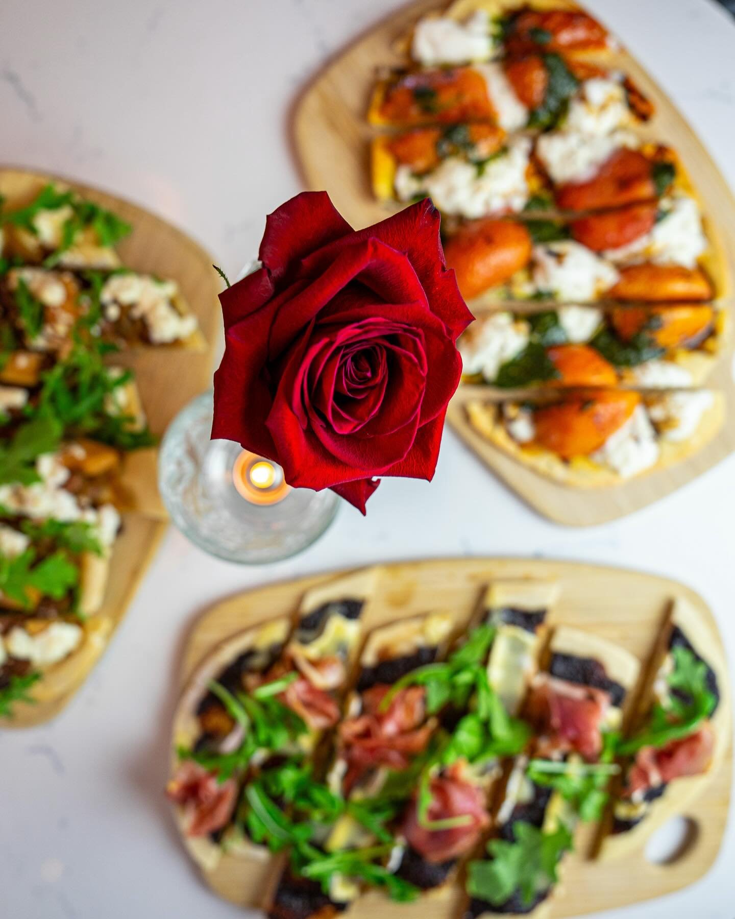 We&rsquo;ve got your sweets covered but did you also know that we serve savory favorites?
Our shareable flatbreads are a perfect if you want to check off both sweet &amp; savory cravings!😍
Join us this weekend in @lafayettesquarestl!